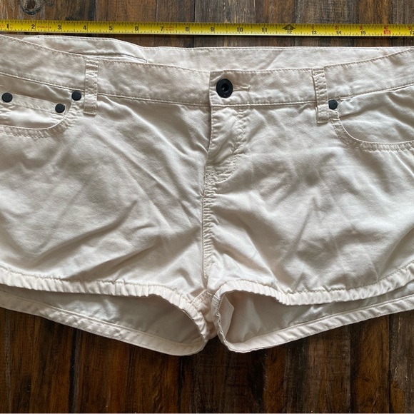 Hurley Pants - Hurley Nike dri-fit Cream Shorts